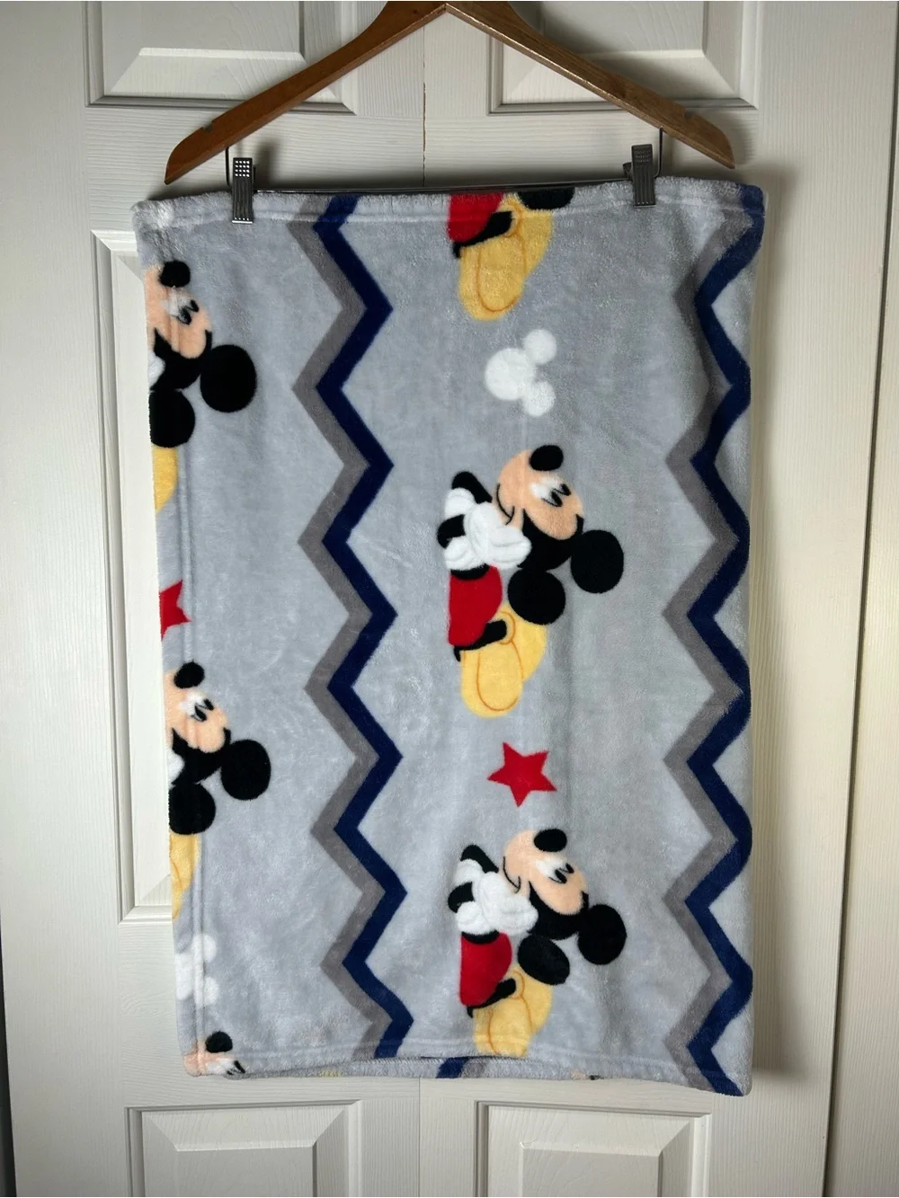Disney Baby Gray Mickey Mouse Blanket Red Star Blue Chevron Stripes Zig Zag